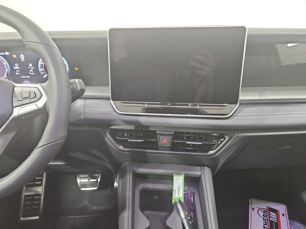 New 2026 Volkswagen Tiguan SE R-Line image 17