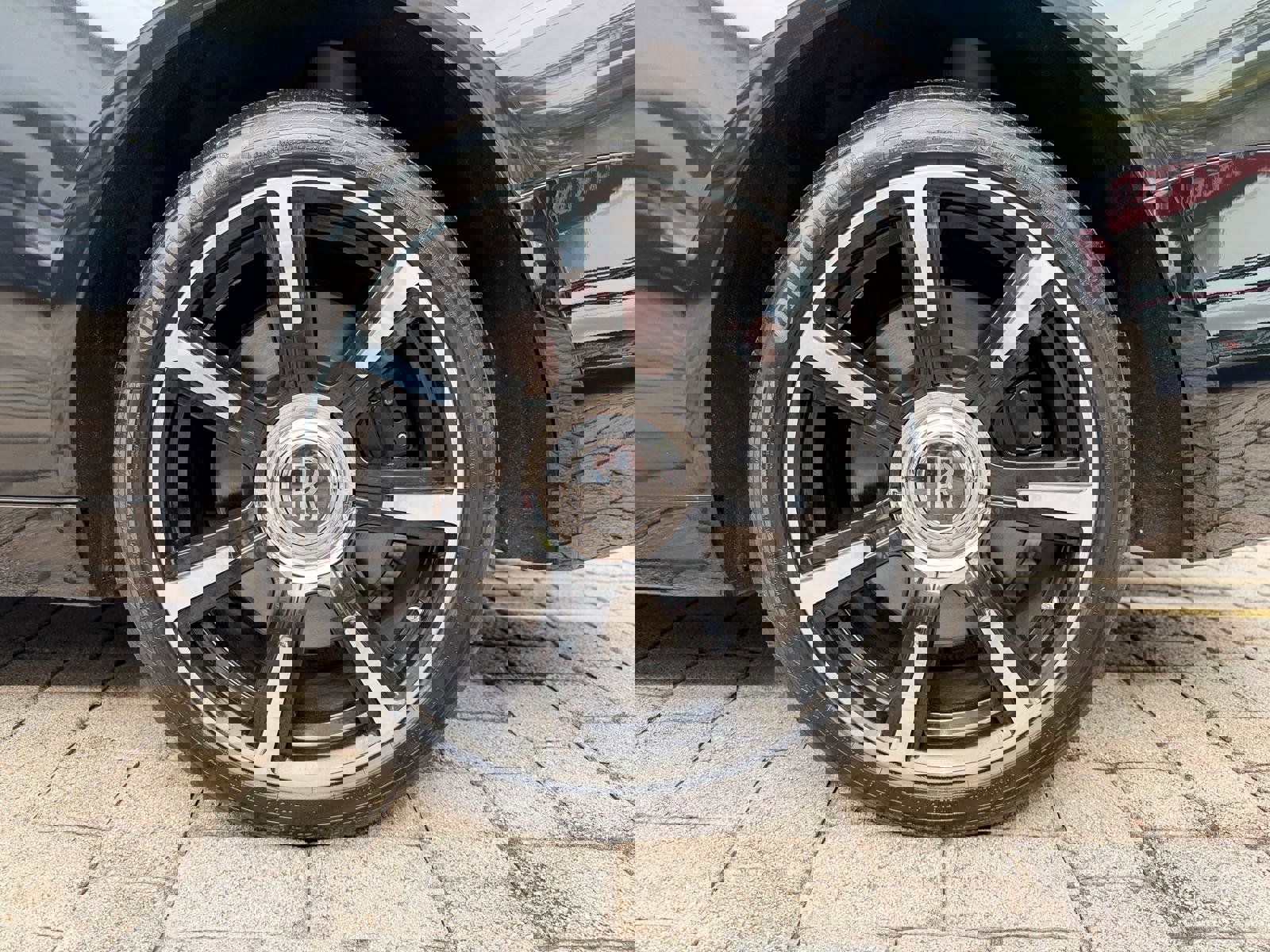 Used 2016 Rolls-Royce Wraith image 25