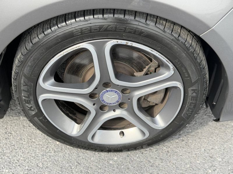 Used 2014 Mercedes-Benz CLA 250 image 9