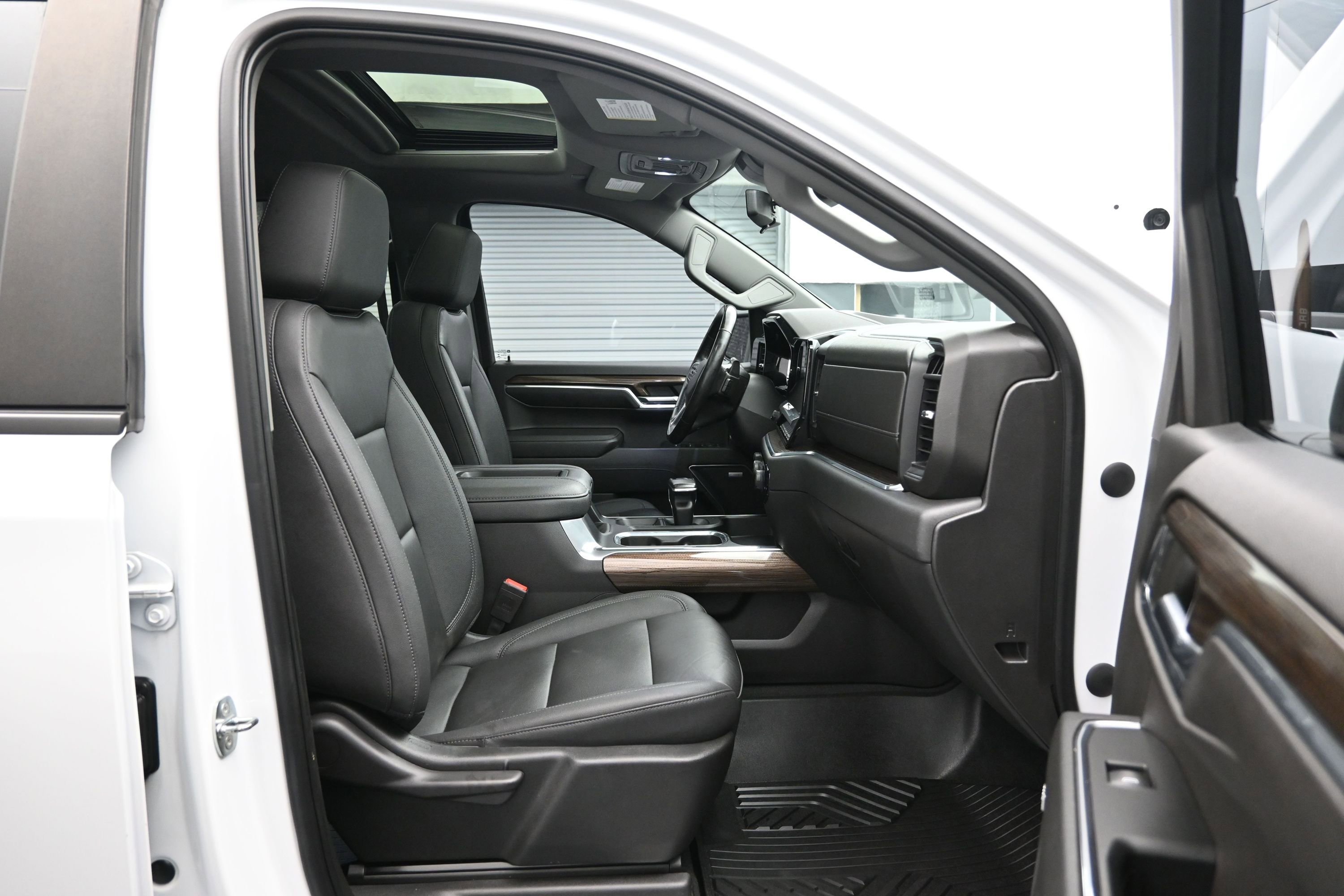 Used 2022 Chevrolet Silverado 1500 LT Trail Boss w/ LT Trail Boss Premium Package AWD/4WD image 13