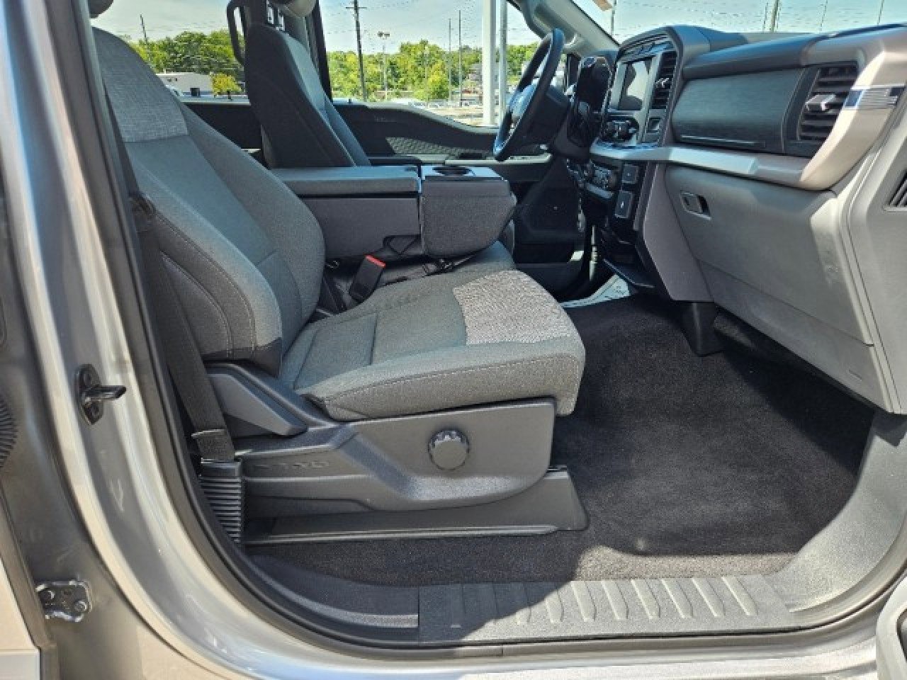 Used 2023 Ford F150 XLT image 14