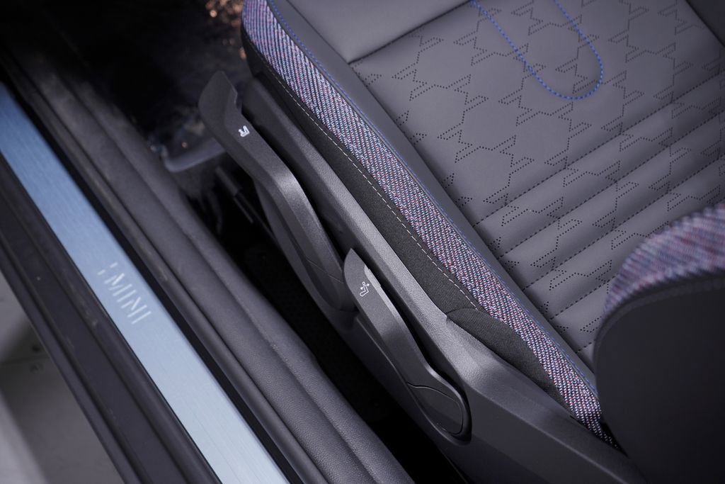 New 2026 MINI Cooper S FWD image 17