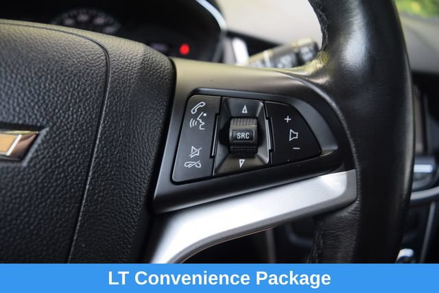 Used 2019 Chevrolet Trax LT w/ Sun & Sound Package AWD/4WD image 4