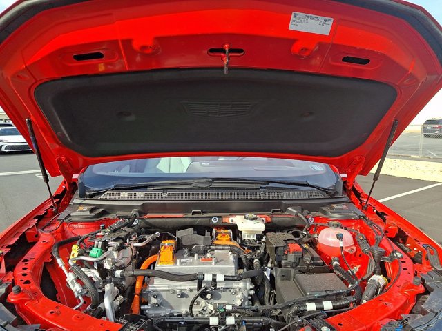 Used 2025 Cadillac Optiq Sport 2 image 27