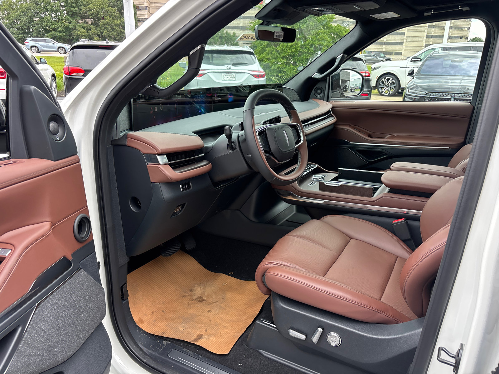 New 2026 Lincoln Navigator L Reserve AWD/4WD image 24