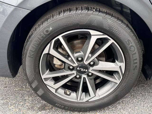 Used 2024 Kia Forte LXS FWD image 6