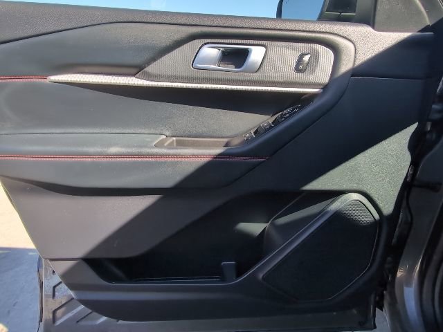 Used 2025 Ford Explorer ST-Line w/ ST-Line Street Pack image 10