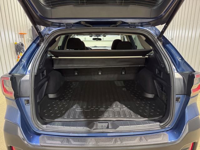Used 2020 Subaru Outback Premium image 5