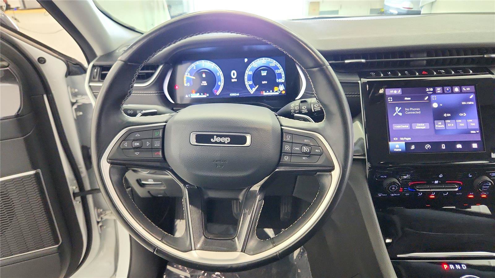 Used 2022 Jeep Grand Cherokee L Laredo w/ Luxury Tech Group I AWD/4WD image 25