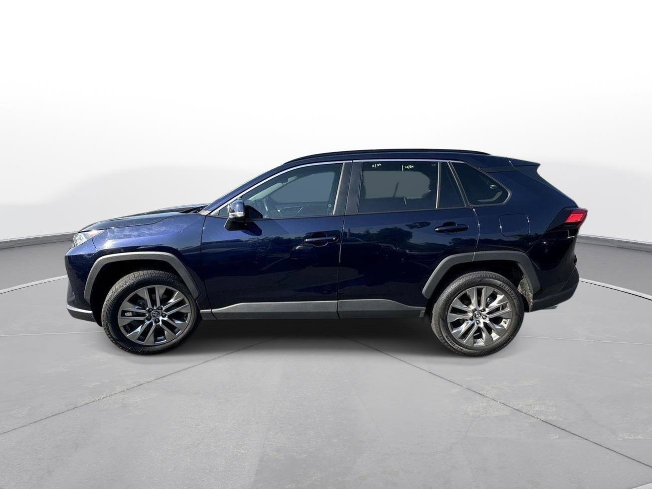 Certified 2020 Toyota RAV4 XLE Premium FWD image 9