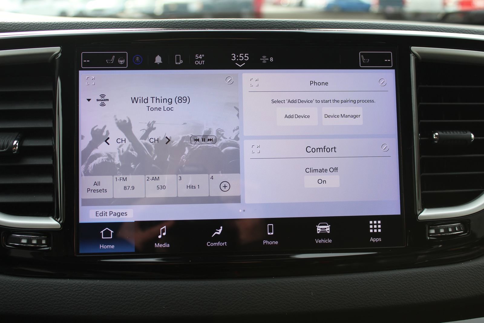 Used 2023 Chrysler Pacifica Touring-L image 17