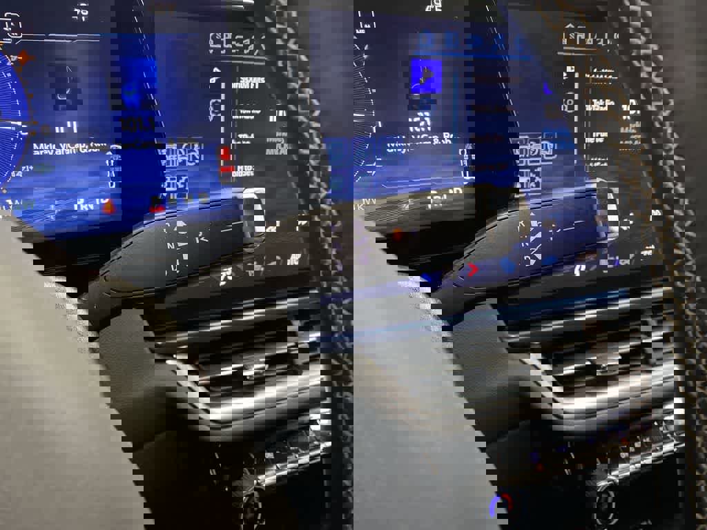 Used 2025 Chevrolet Equinox EV LT w/ Convenience Package image 25