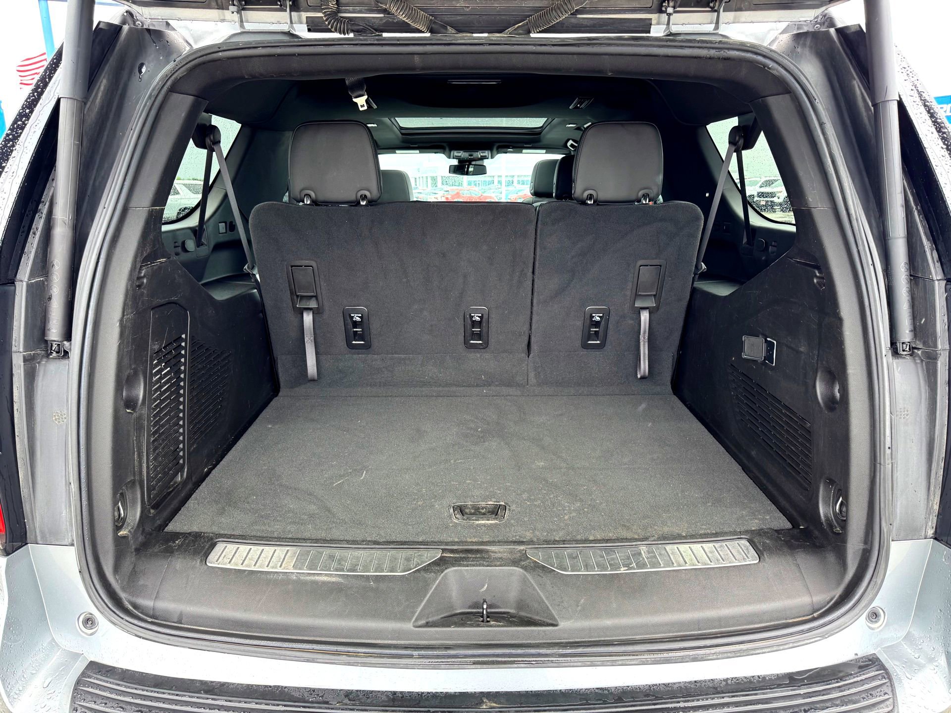 Used 2023 Chevrolet Suburban Z71 AWD/4WD image 8