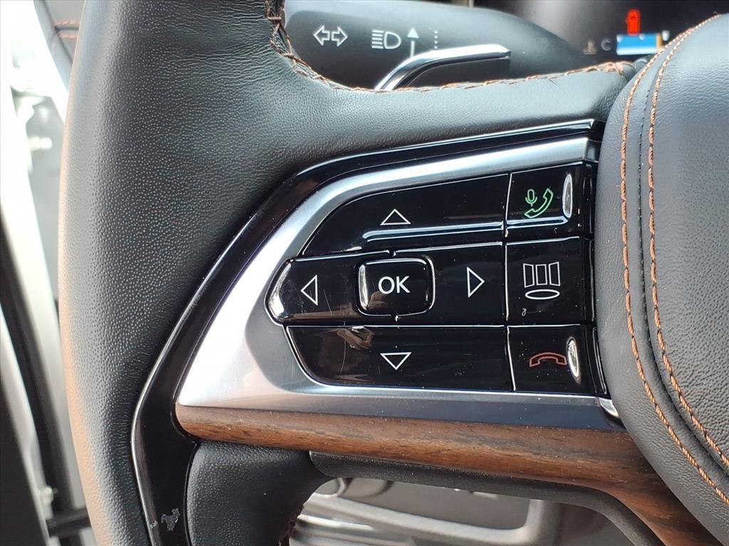 Used 2025 Jeep Grand Cherokee Summit image 25