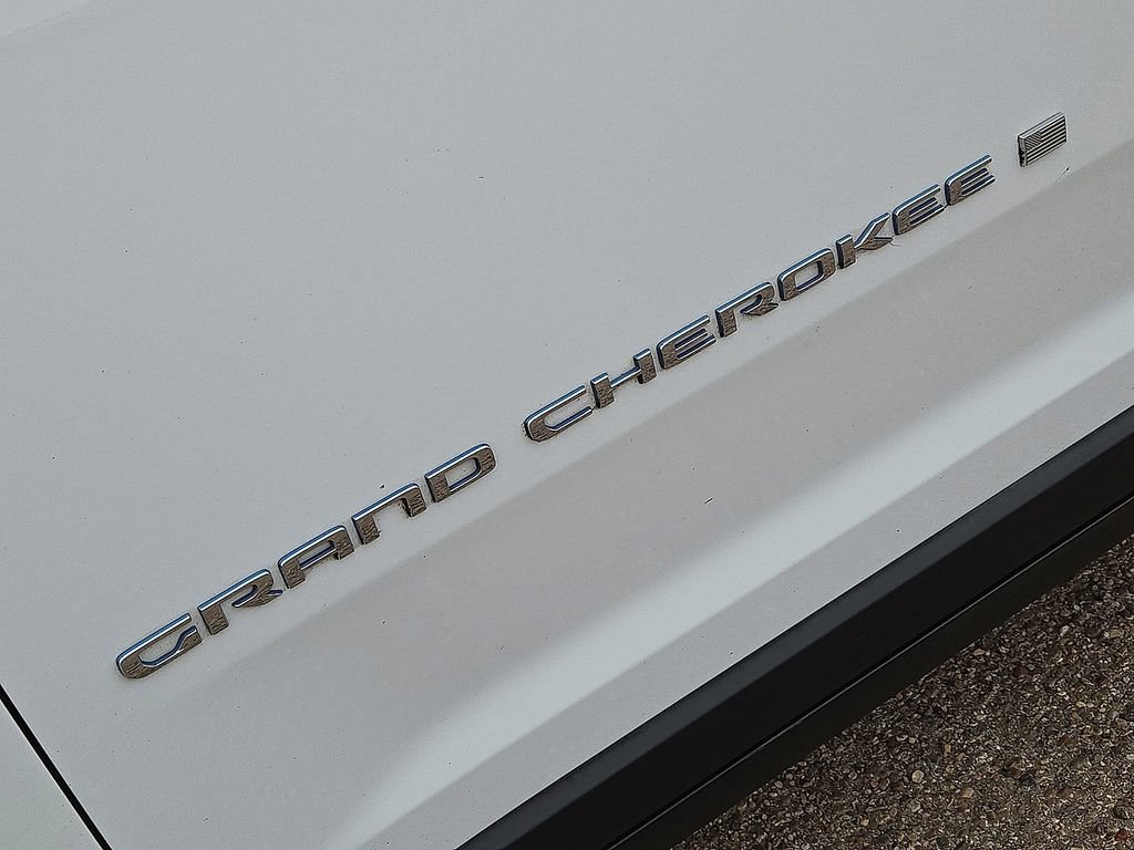 Used 2022 Jeep Grand Cherokee Limited 4xe image 12