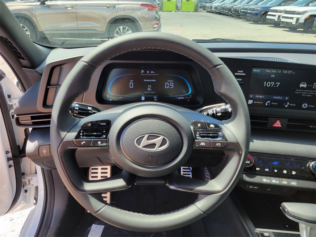 Used 2025 Hyundai Elantra Sport image 11