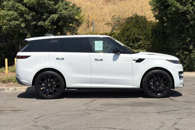 Used 2025 Land Rover Range Rover Sport Dynamic SE AWD/4WD image 3