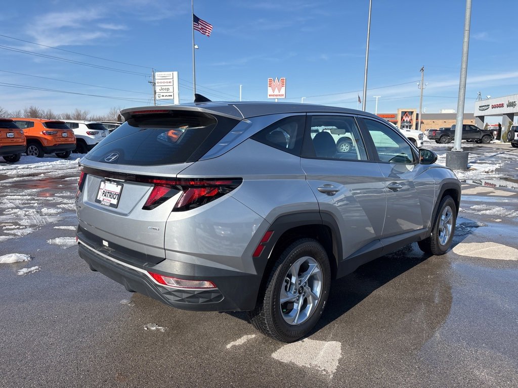 Used 2024 Hyundai Tucson SE image 3