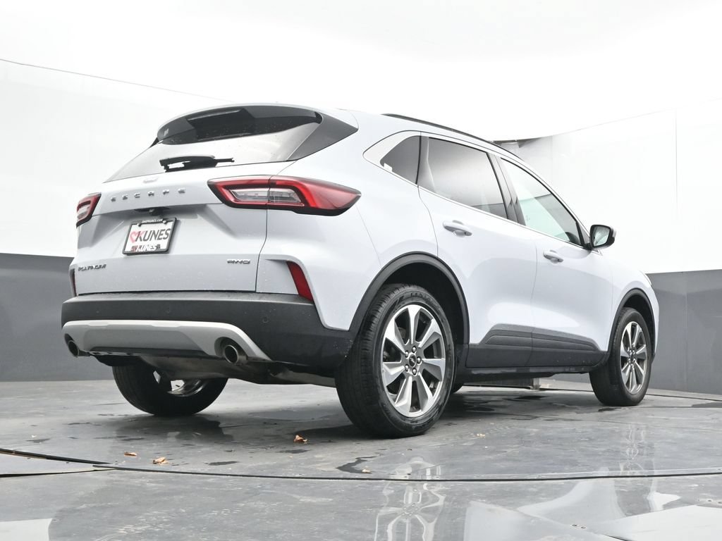 Used 2025 Ford Escape Platinum AWD/4WD image 22