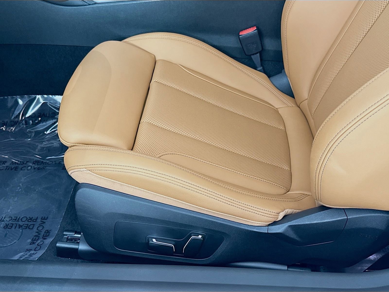 Used 2025 BMW 230i Coupe w/ M Sport Package image 19