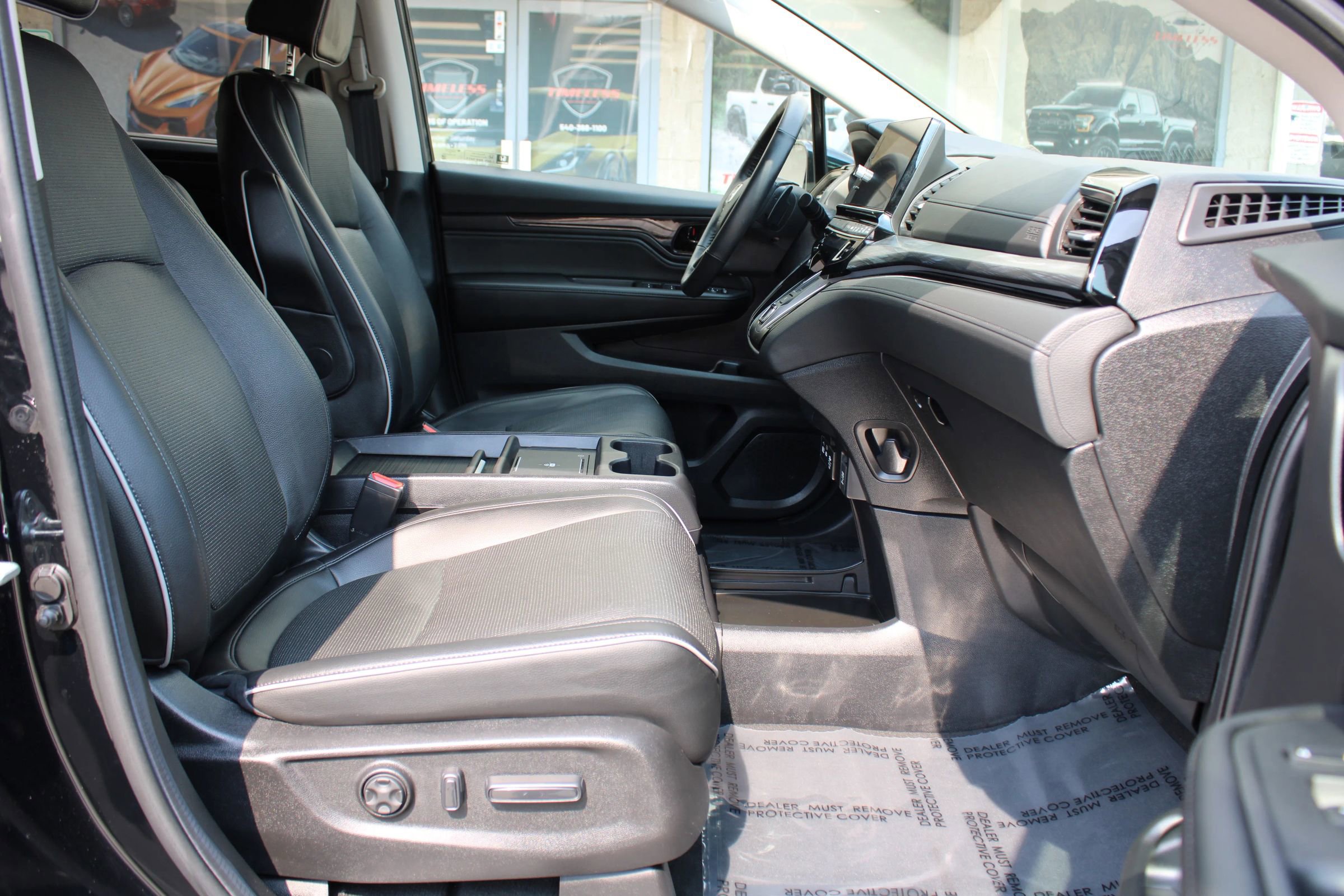 Used 2025 Honda Odyssey Elite image 13