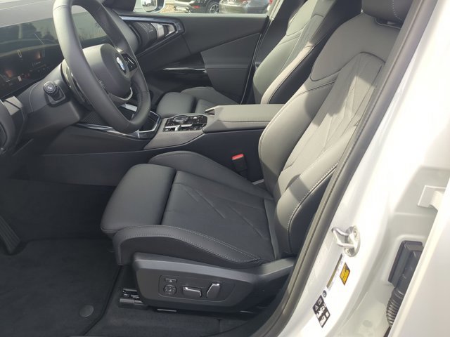 Used 2026 BMW X3 xDrive30 w/ Premium Package image 4