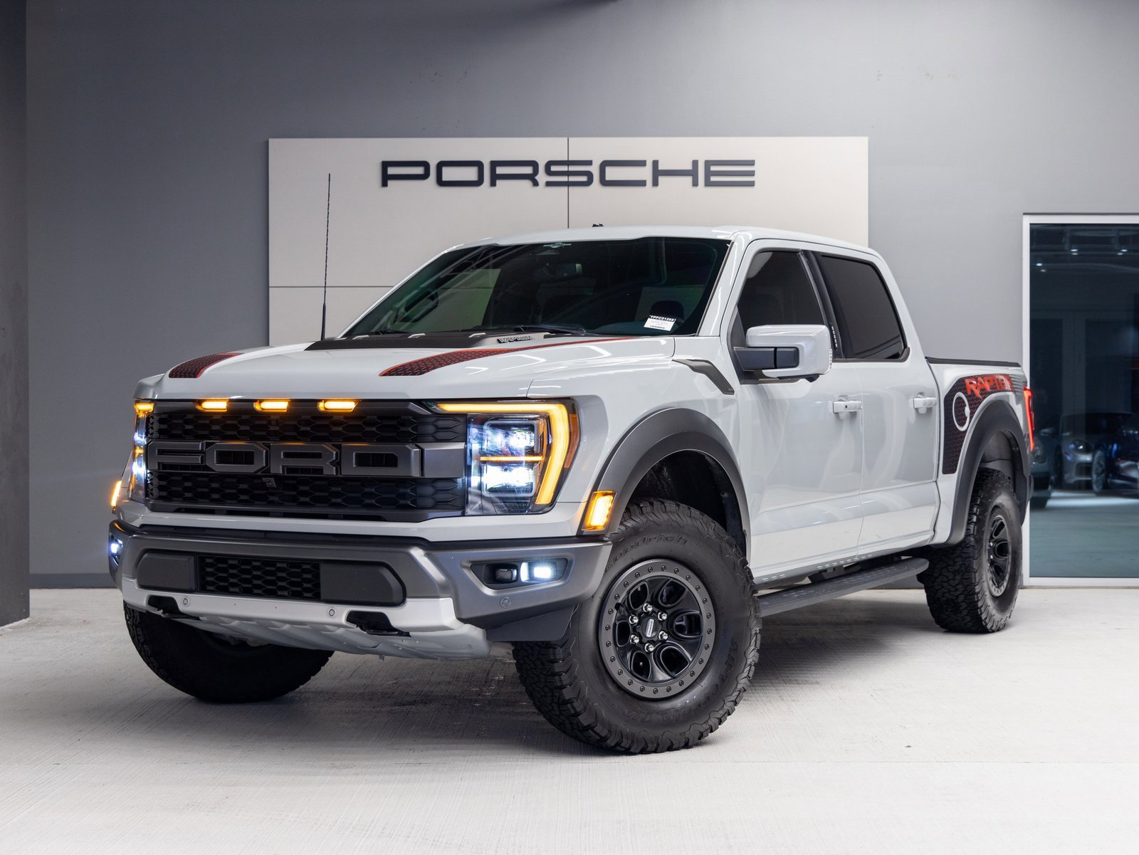 Used 2023 Ford F150 Raptor image 1