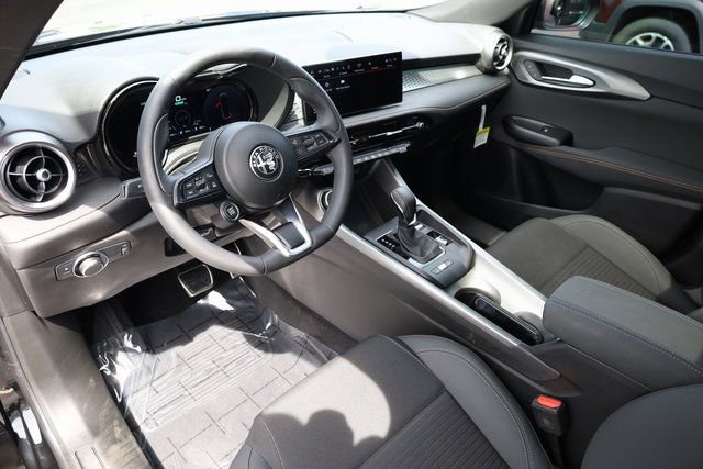 New 2025 Alfa Romeo Tonale image 9