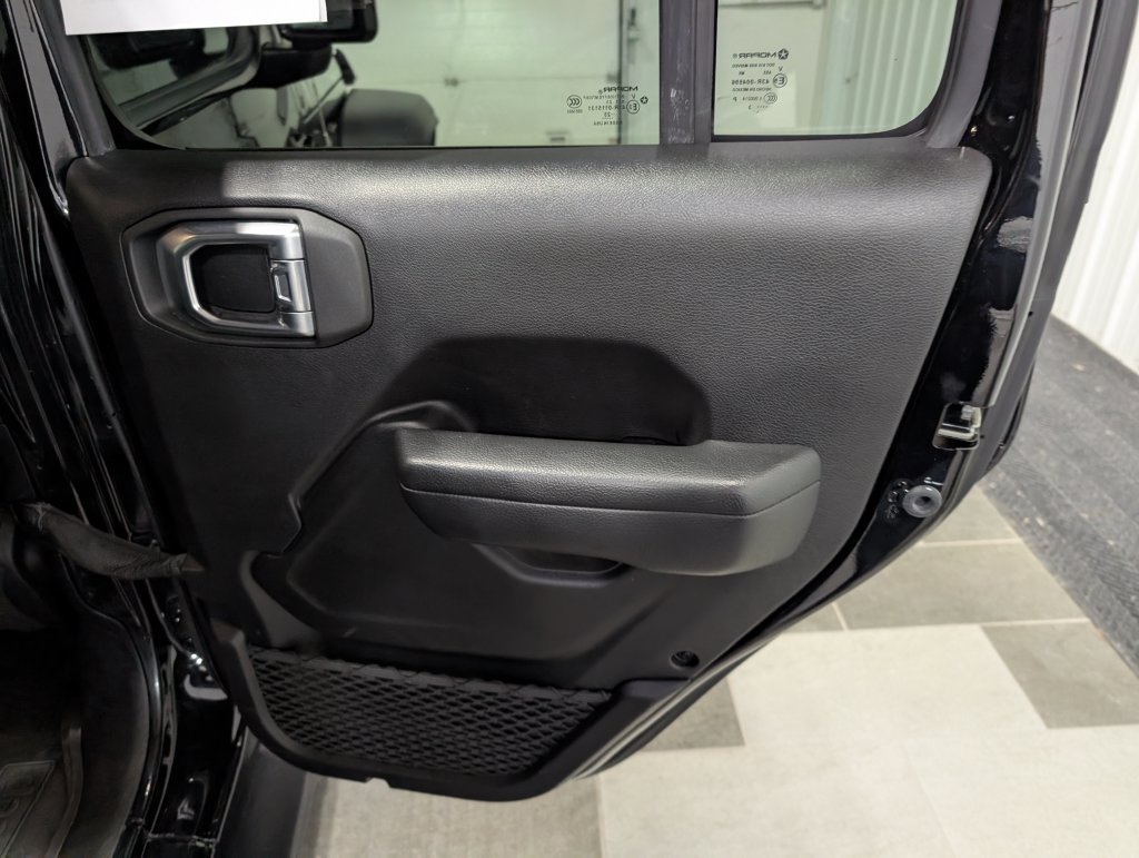 Used 2023 Jeep Wrangler Unlimited w/ Sun & Screen Package AWD/4WD image 25