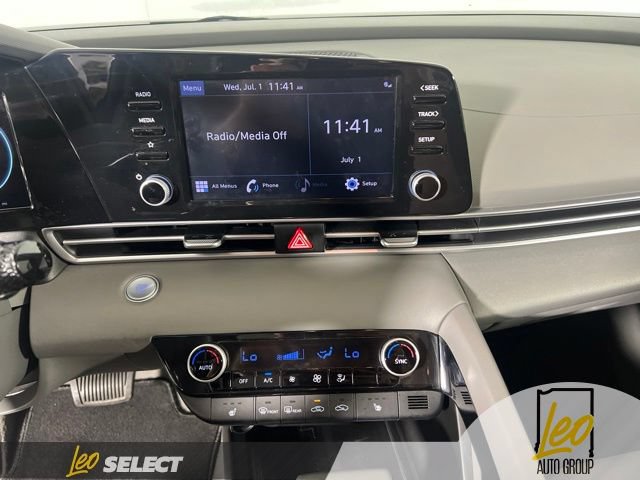Used 2022 Hyundai Elantra SEL w/ Convenience + Premium Package FWD image 22