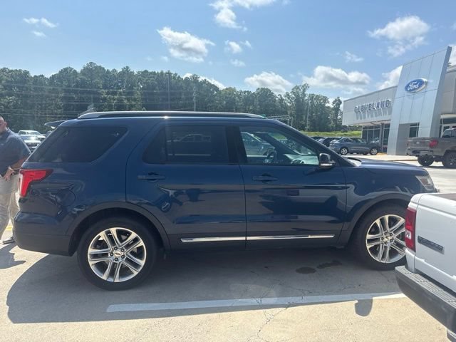 Used 2017 Ford Explorer XLT w/ Equipment Group 202A FWD image 6