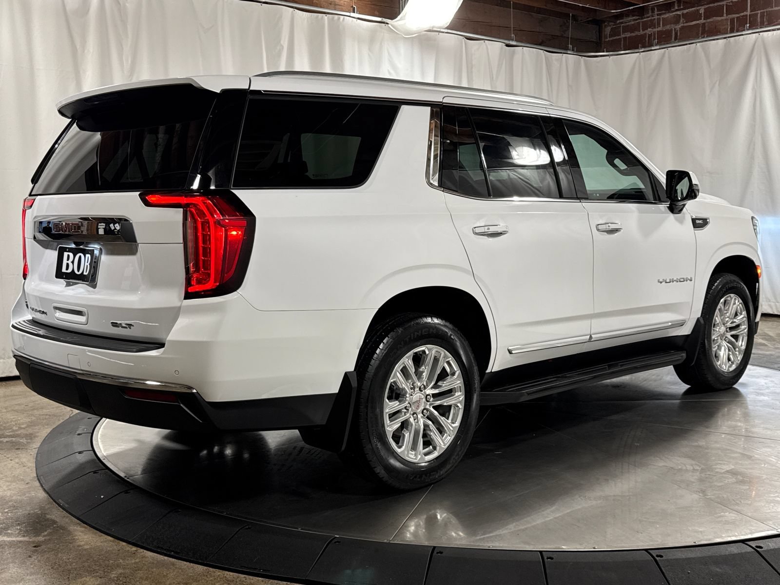 Used 2023 GMC Yukon SLT w/ SLT Premium Package AWD/4WD image 10