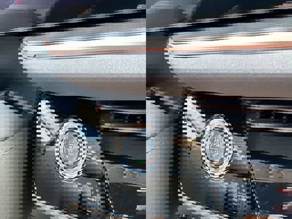 Certified 2024 Buick Envision Sport Touring image 16