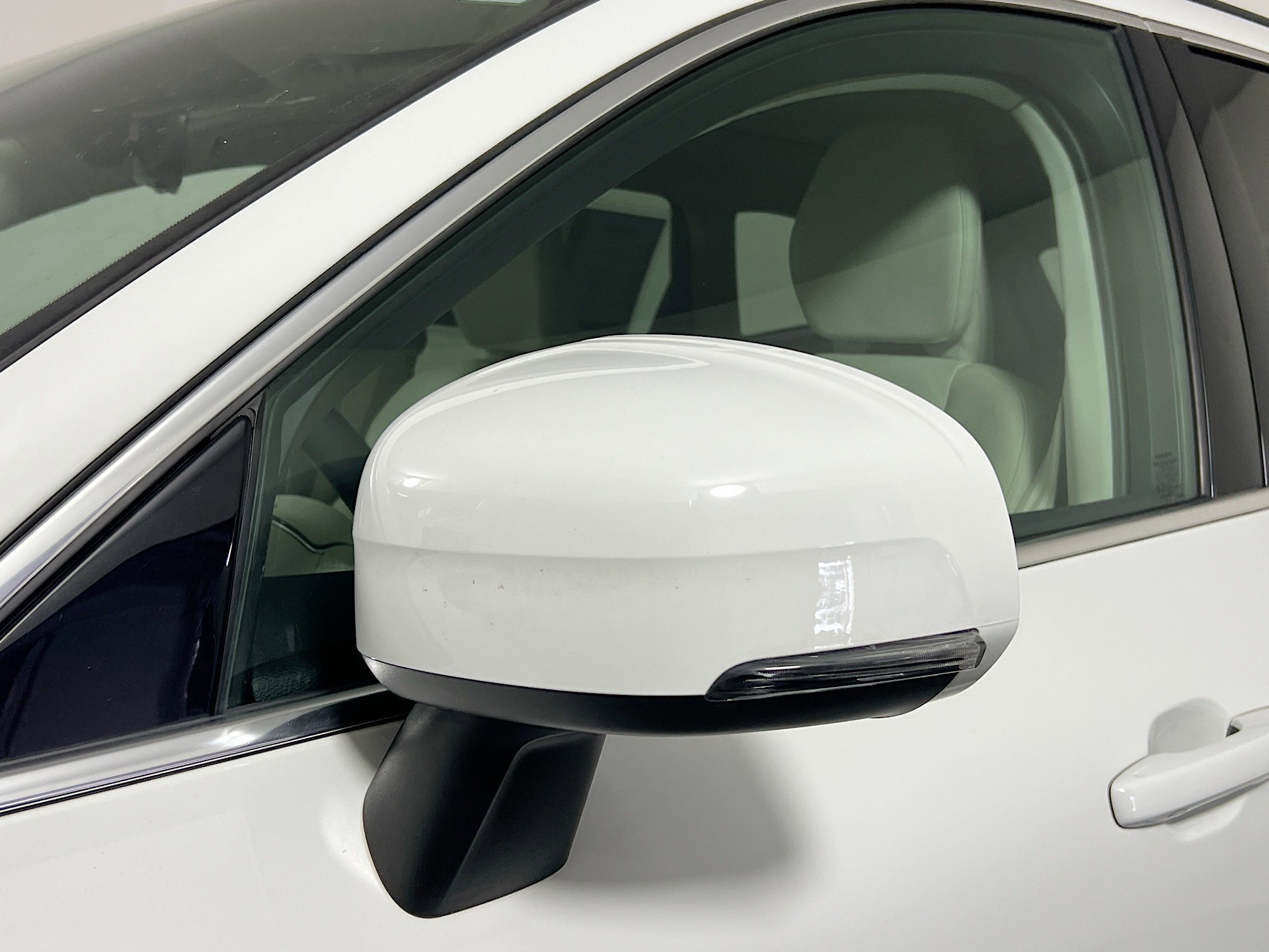 Used 2022 Volvo XC60 B5 Momentum image 12