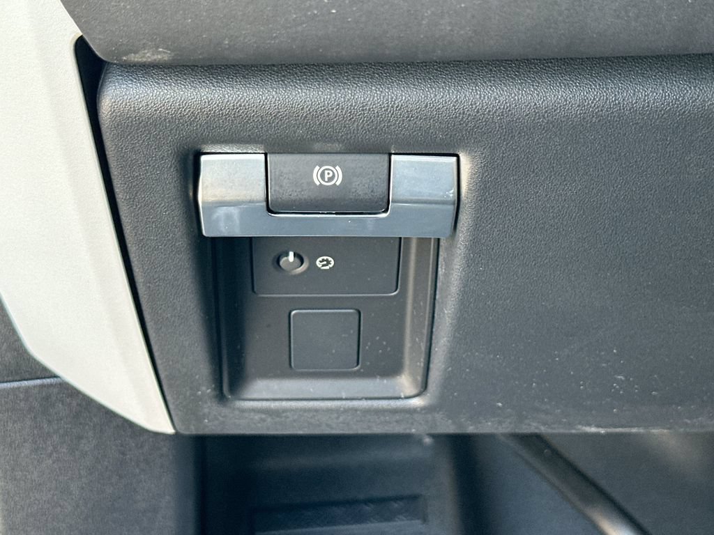 Used 2025 Land Rover Defender 110 S AWD/4WD image 10