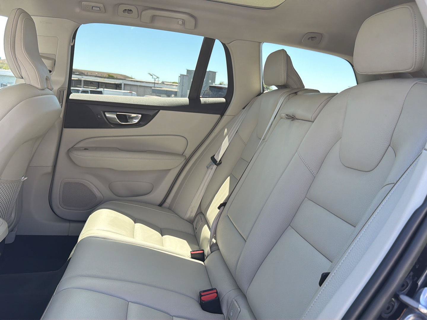 Used 2023 Volvo V60 B5 Cross Country Plus AWD/4WD image 8