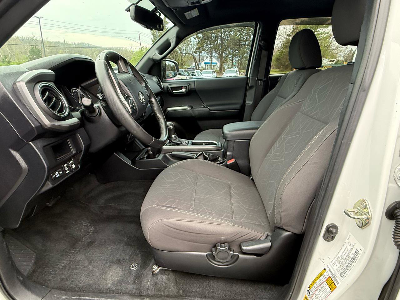 Used 2017 Toyota Tacoma TRD Sport w/ Premium & Technology Package image 16