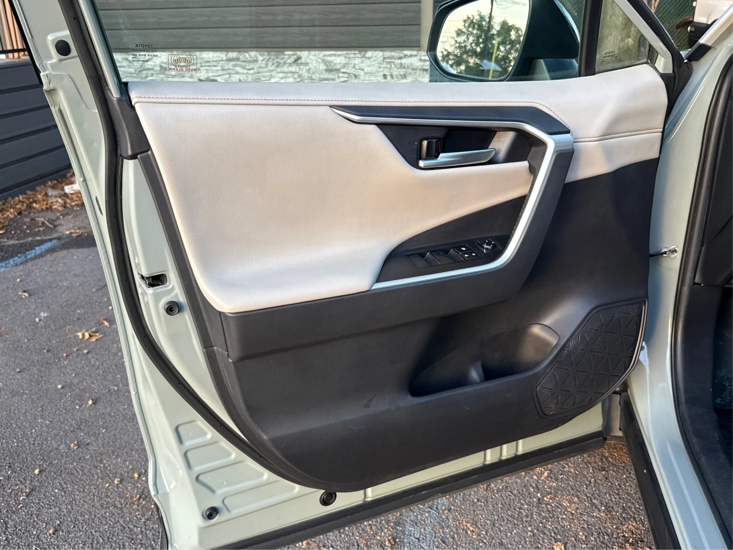 Used 2019 Toyota RAV4 Adventure w/ All Weather Liner Package AWD/4WD image 18