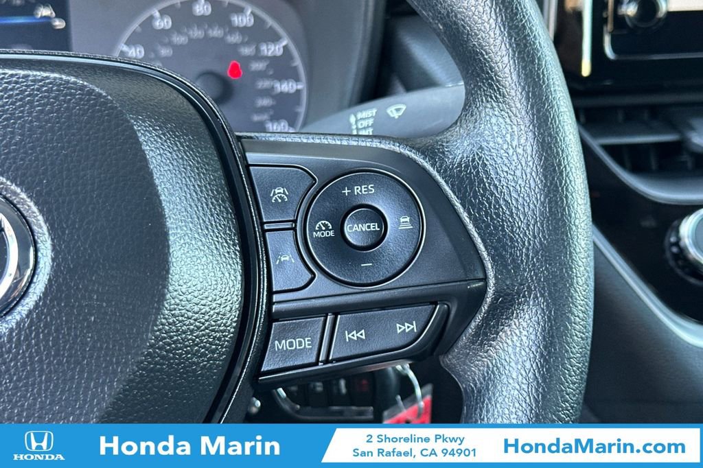 Used 2025 Toyota Corolla LE image 28