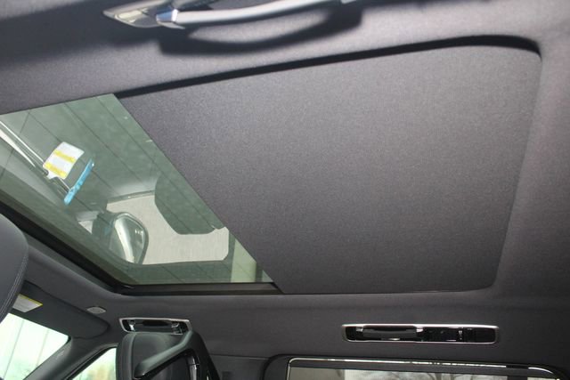 New 2026 Land Rover Range Rover Long Wheelbase SE image 23