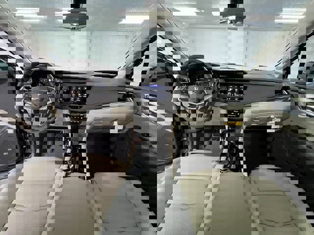 New 2025 Cadillac XT5 Premium Luxury image 17