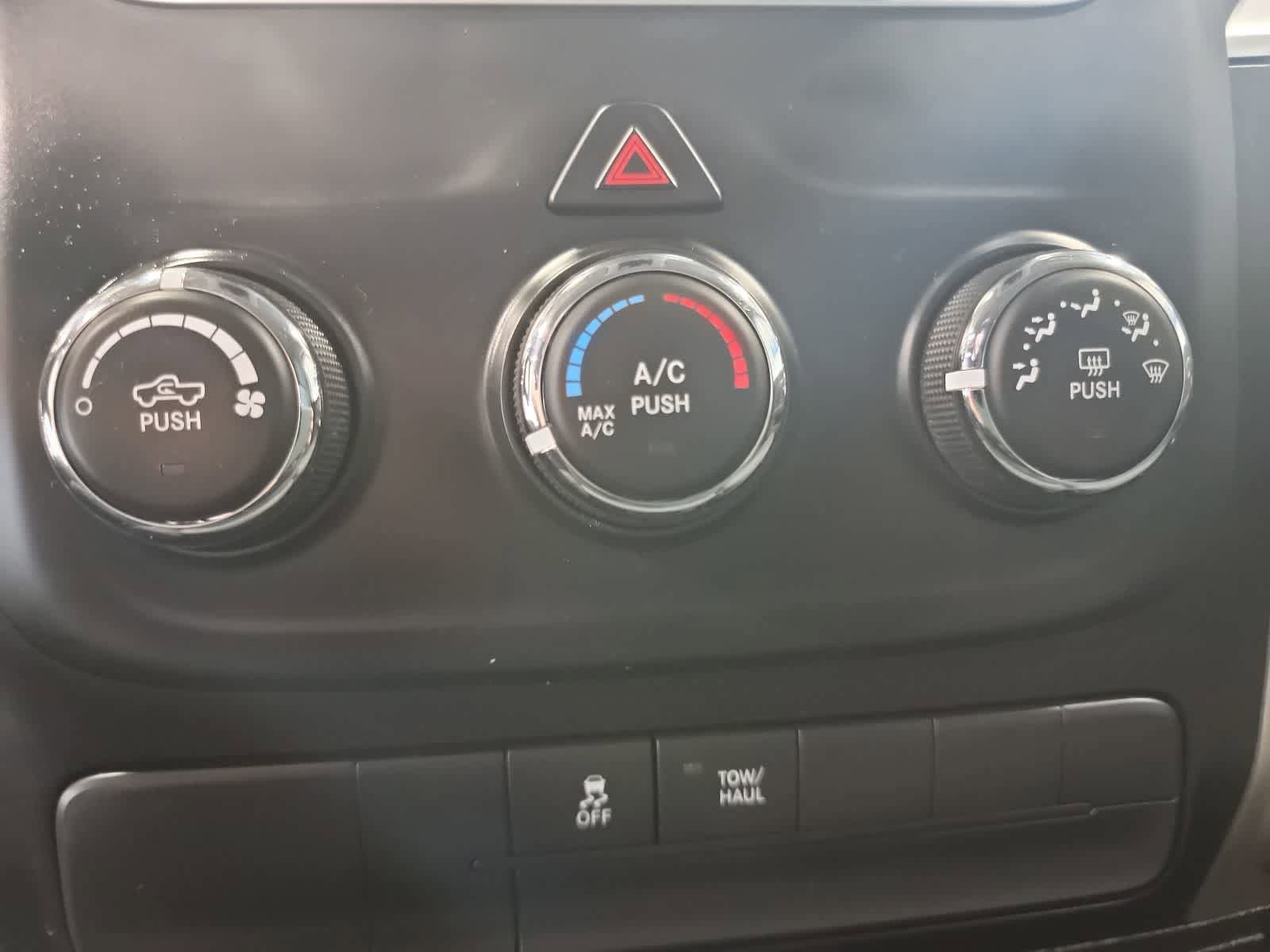 Used 2019 RAM 1500 Classic SLT AWD/4WD image 26