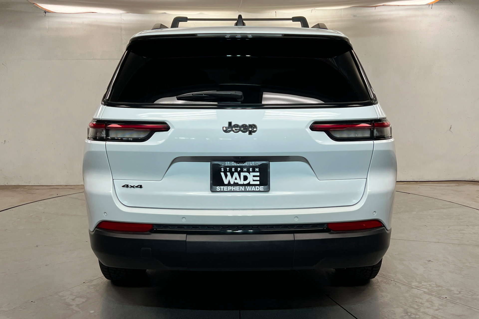 Certified 2024 Jeep Grand Cherokee L Laredo AWD/4WD image 4