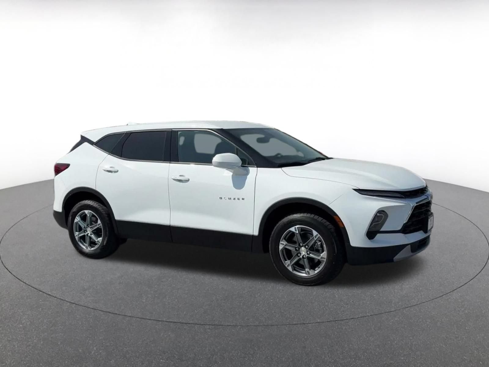 Used 2025 Chevrolet Blazer LT FWD video 2