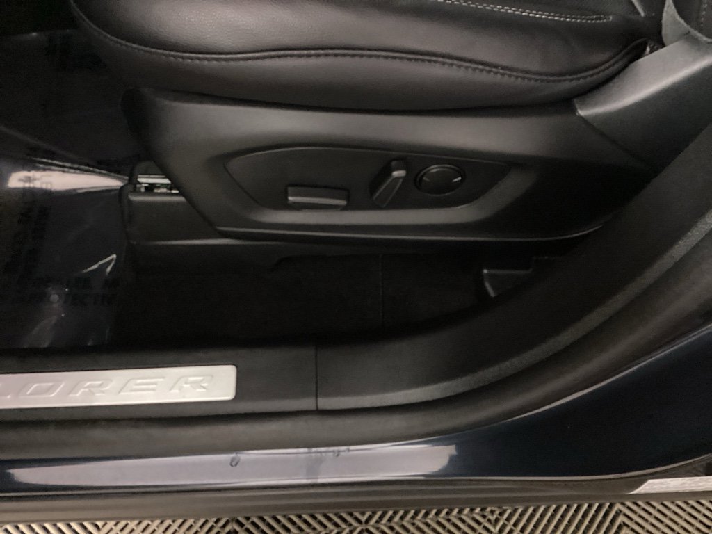 Used 2023 Ford Explorer Limited w/ Limited Technology Package image 18