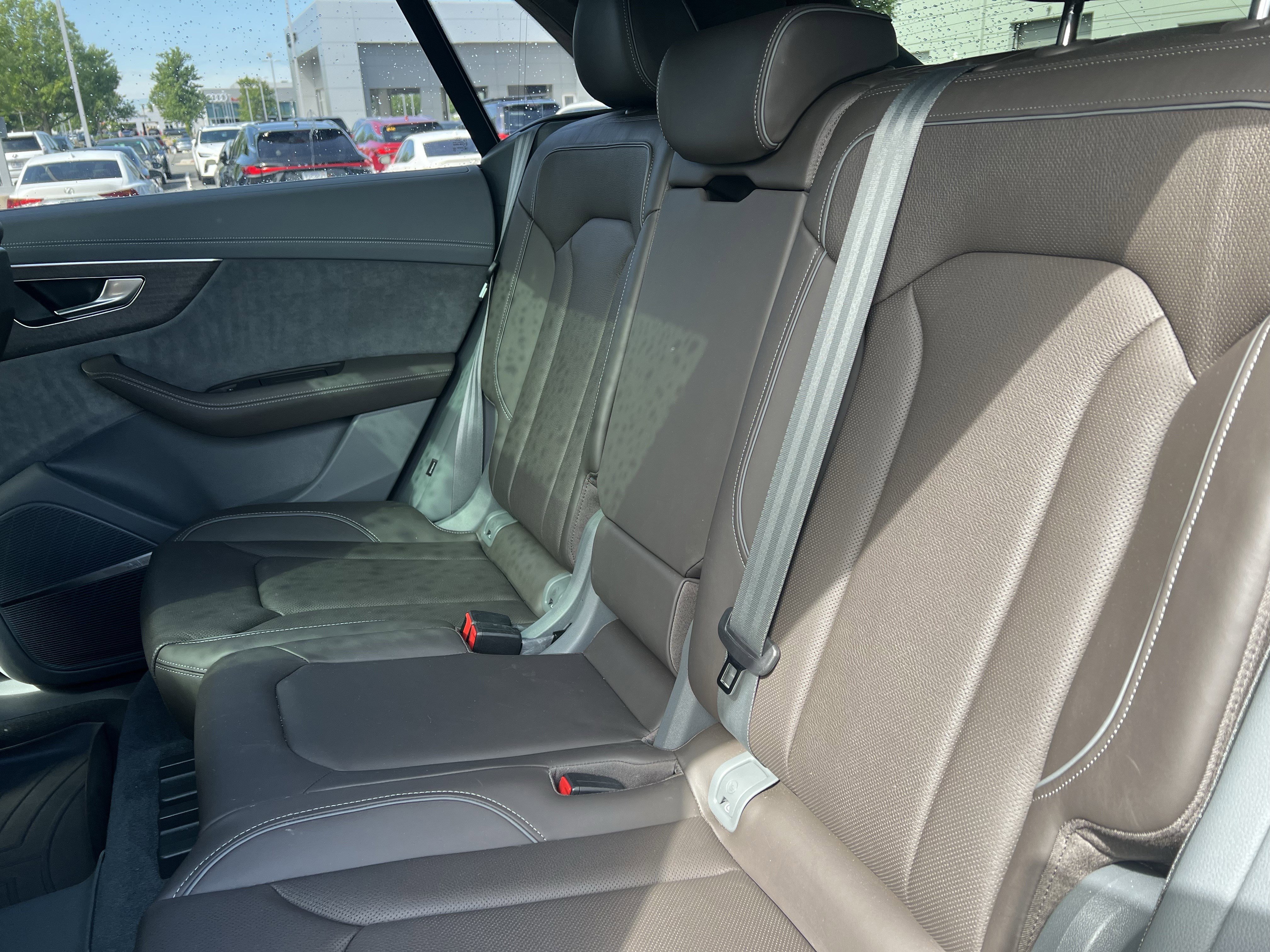 Used 2022 Audi Q8 Prestige AWD/4WD image 34