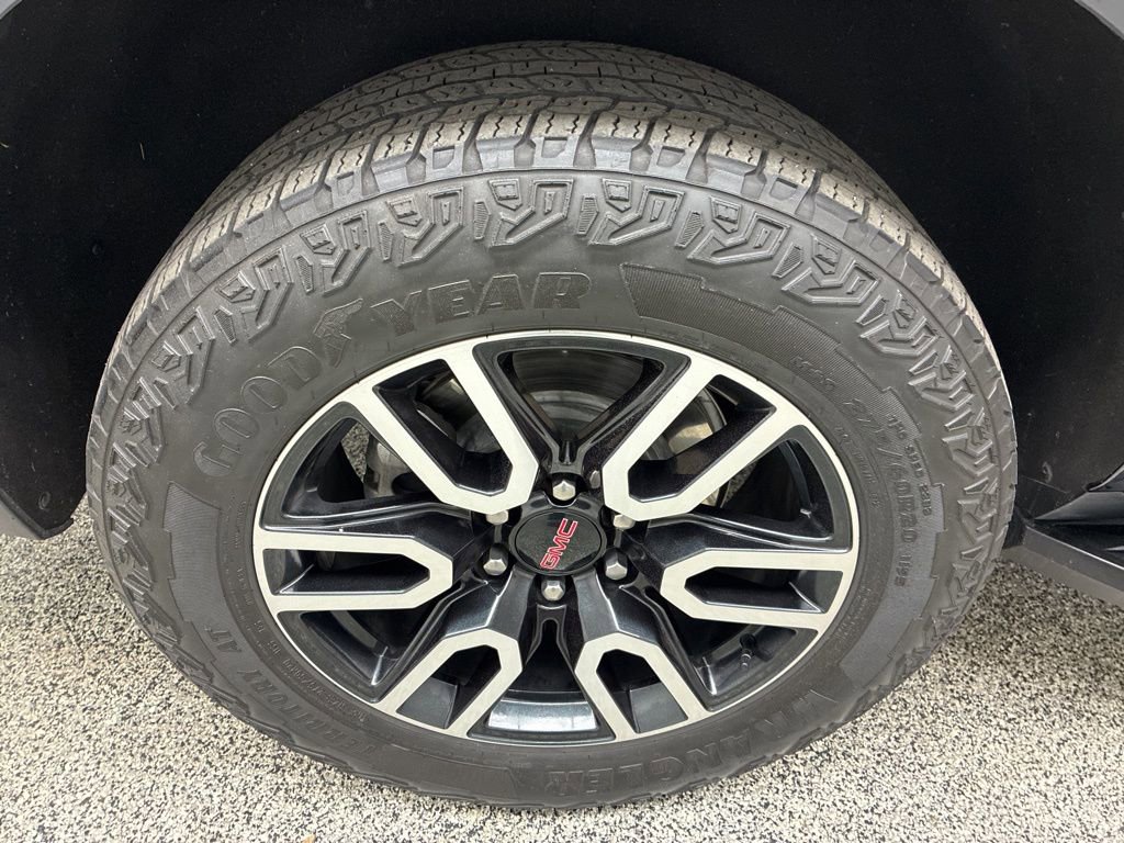 Used 2023 GMC Yukon AT4 image 15