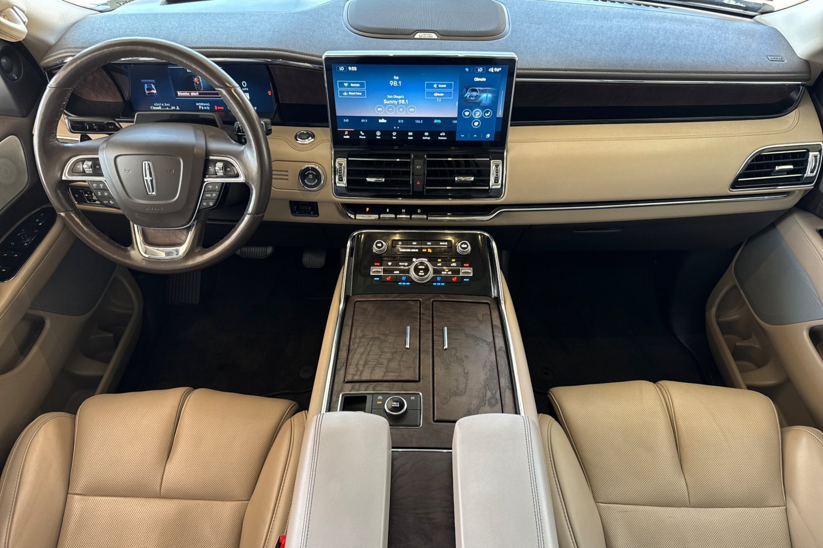 Used 2022 Lincoln Navigator Reserve AWD/4WD image 12