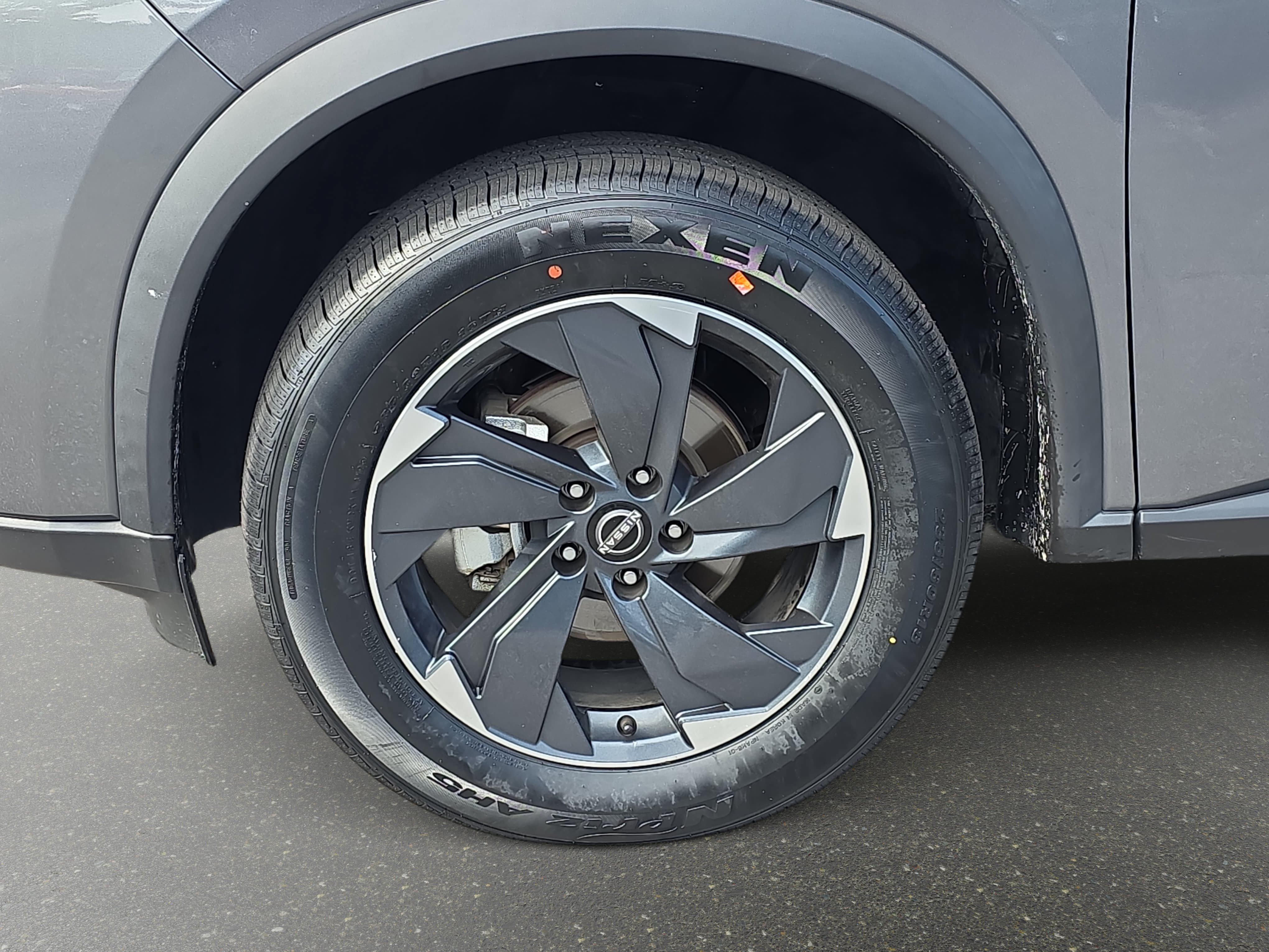 Used 2024 Nissan Rogue SV AWD/4WD image 30
