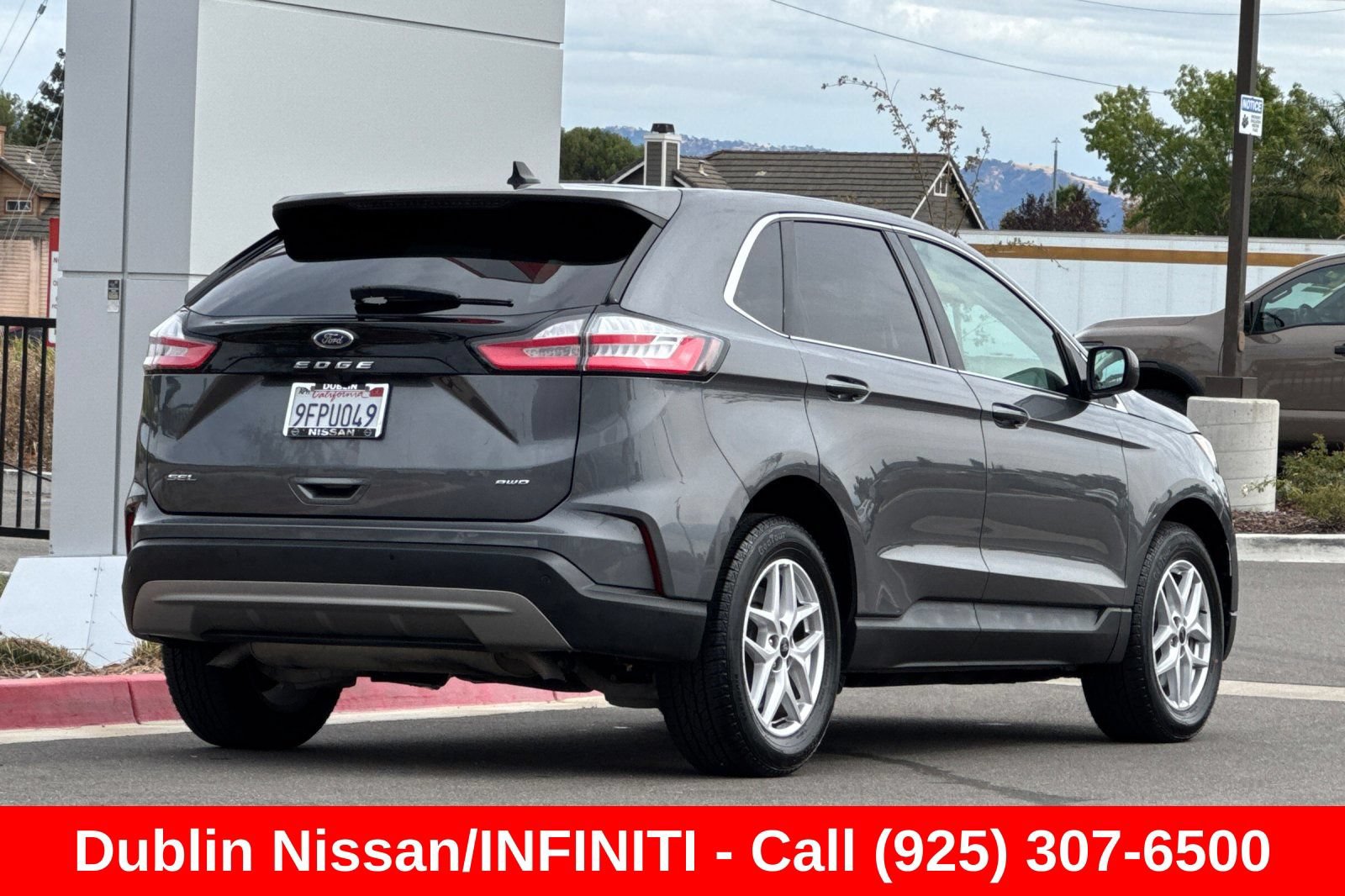 Used 2023 Ford Edge SEL w/ Convenience Package AWD/4WD image 4